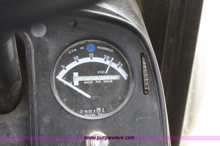 image for item B6724 1979 John Deere 4640 tractor