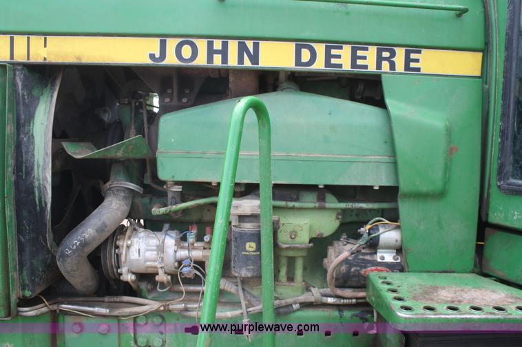 image for item B6724 1979 John Deere 4640 tractor
