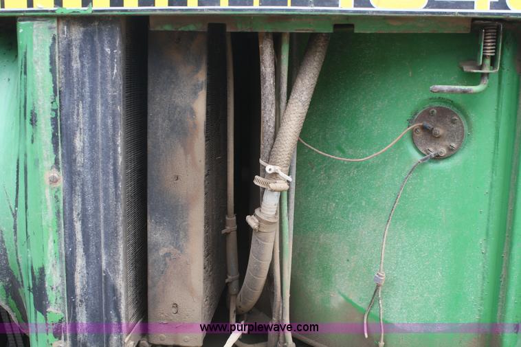 image for item B6724 1979 John Deere 4640 tractor