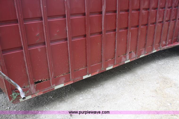 image for item B6727 2000 Travalong 24' gooseneck livestock trailer
