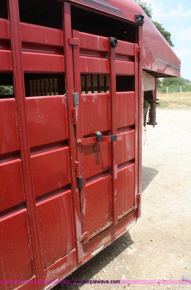 image for item B6727 2000 Travalong 24' gooseneck livestock trailer