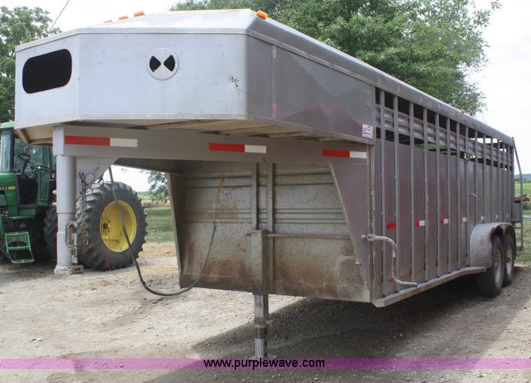 image for item B6728 1996 Titan 20' gooseneck livestock trailer