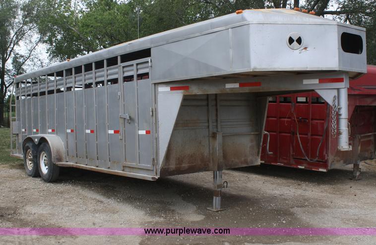 image for item B6728 1996 Titan 20' gooseneck livestock trailer