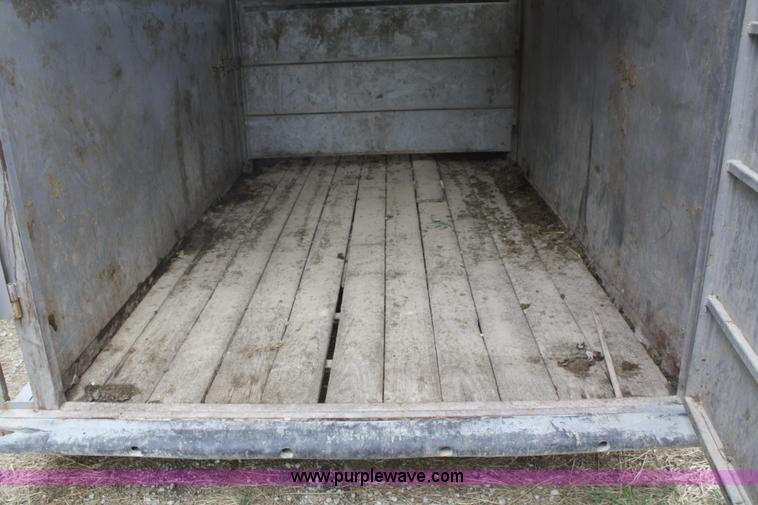 image for item B6728 1996 Titan 20' gooseneck livestock trailer