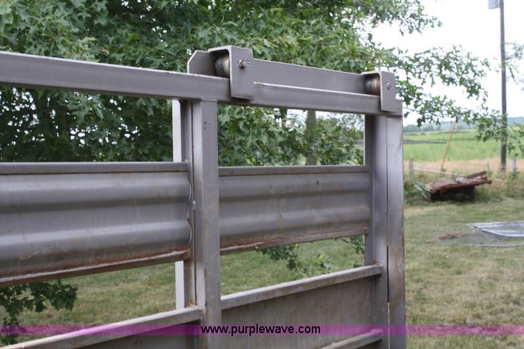 image for item B6728 1996 Titan 20' gooseneck livestock trailer