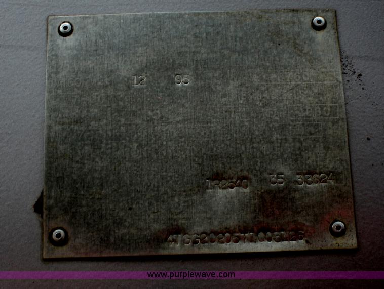 image for item B6728 1996 Titan 20' gooseneck livestock trailer