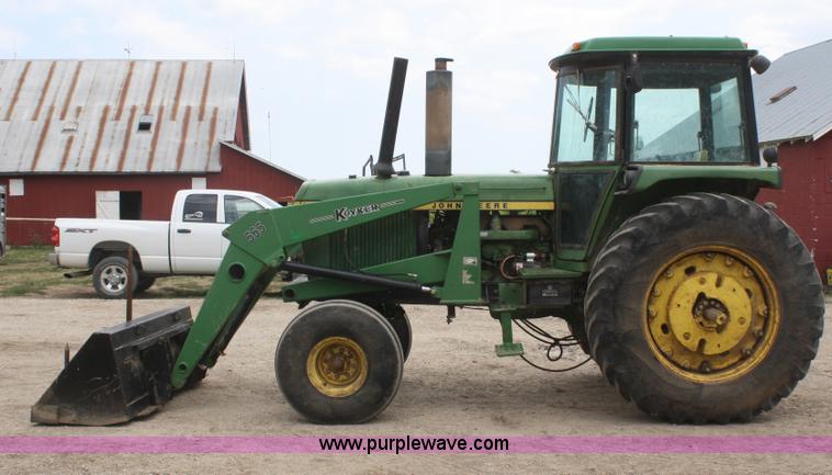 image for item B6729 1974 John Deere 4430 tractor