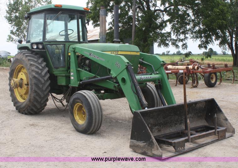 image for item B6729 1974 John Deere 4430 tractor
