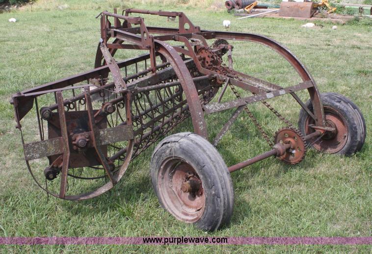 image for item B6730 Dearborn 14-20 side delivery rake