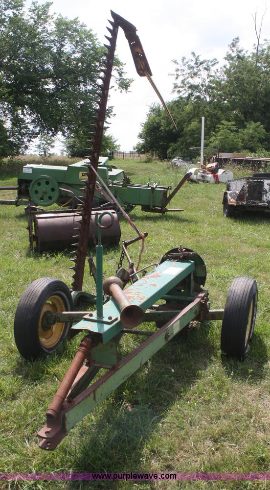 image for item B6732 John Deere 9' sickle mower