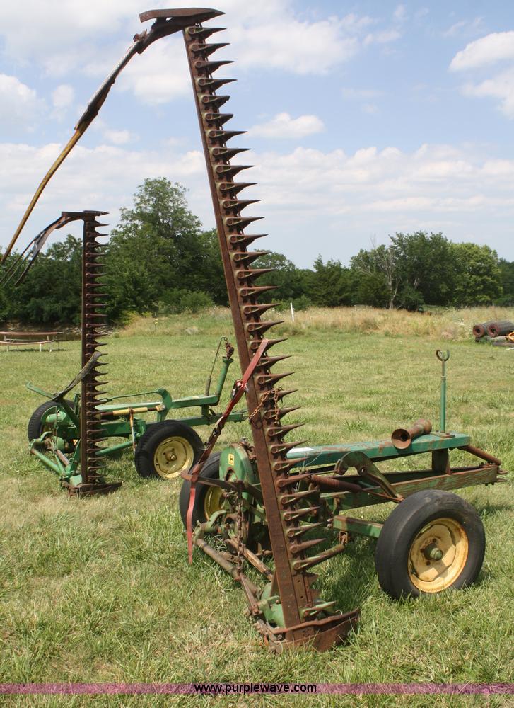image for item B6732 John Deere 9' sickle mower