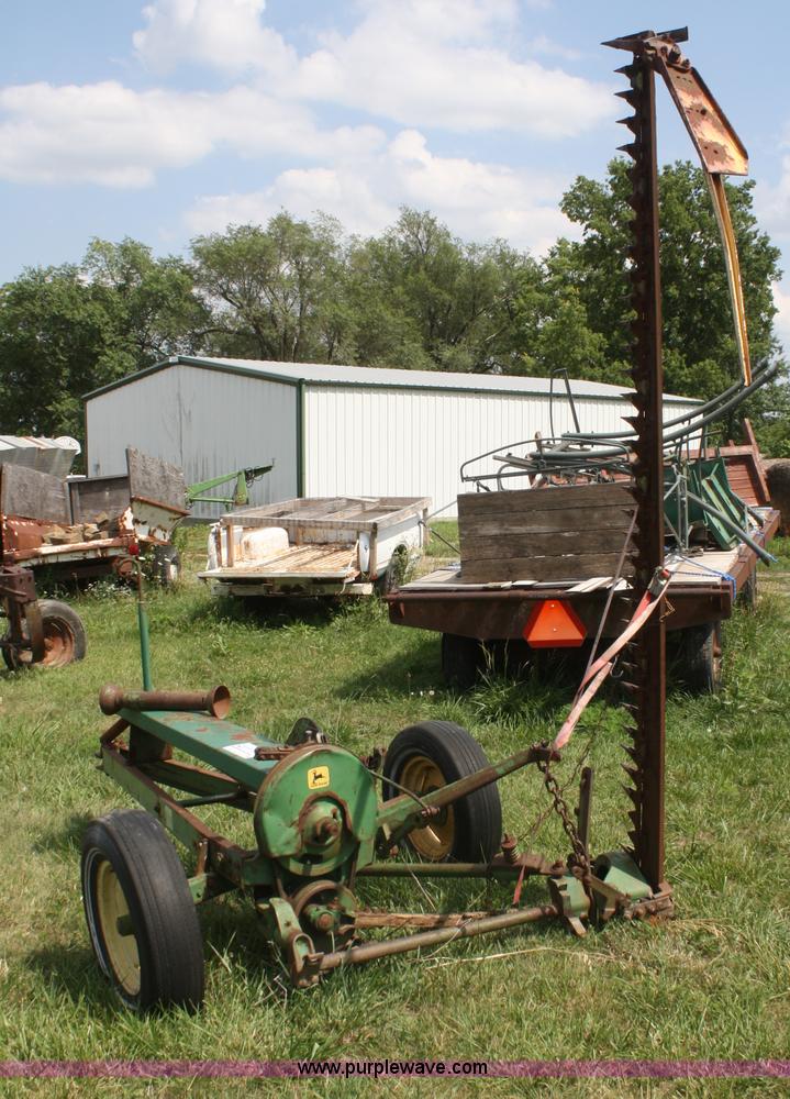 image for item B6732 John Deere 9' sickle mower