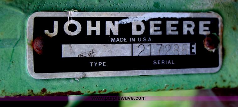 image for item B6732 John Deere 9' sickle mower