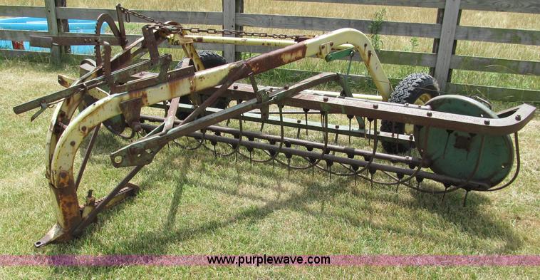 image for item C2256 John Deere 640 rake