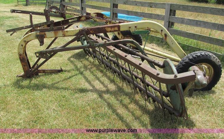 image for item C2256 John Deere 640 rake