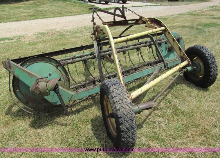 image for item C2256 John Deere 640 rake