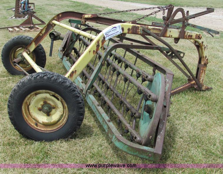 image for item C2256 John Deere 640 rake
