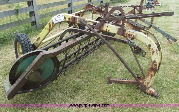 image for item C2256 John Deere 640 rake