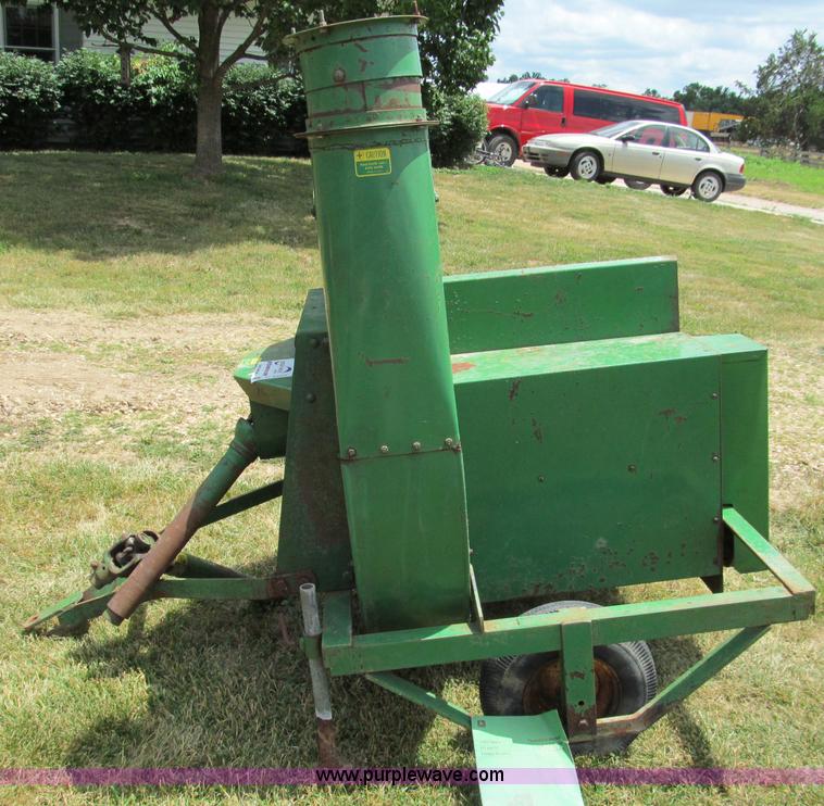 image for item C2257 John Deere 64 silage blower