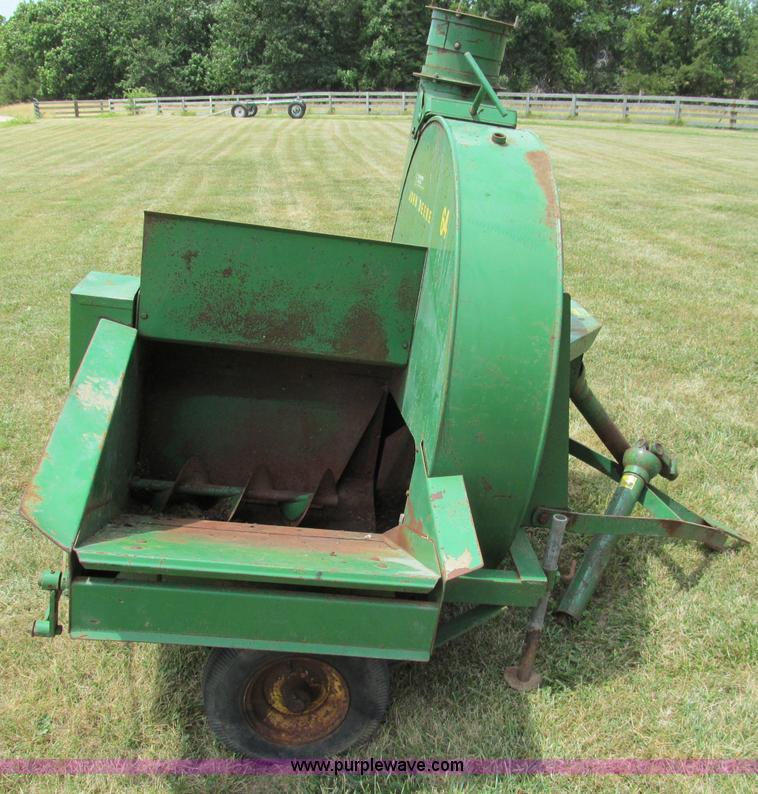 image for item C2257 John Deere 64 silage blower