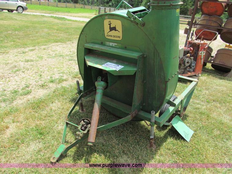 image for item C2257 John Deere 64 silage blower