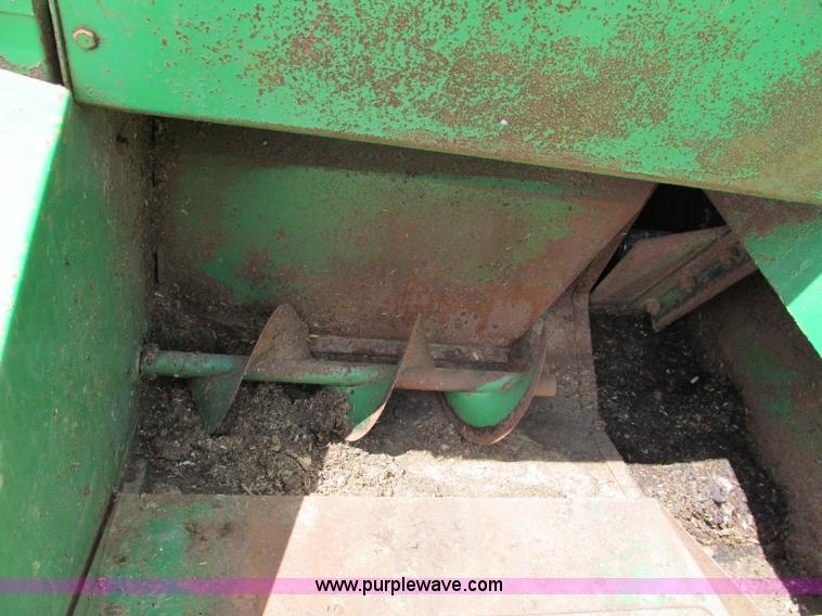 image for item C2257 John Deere 64 silage blower