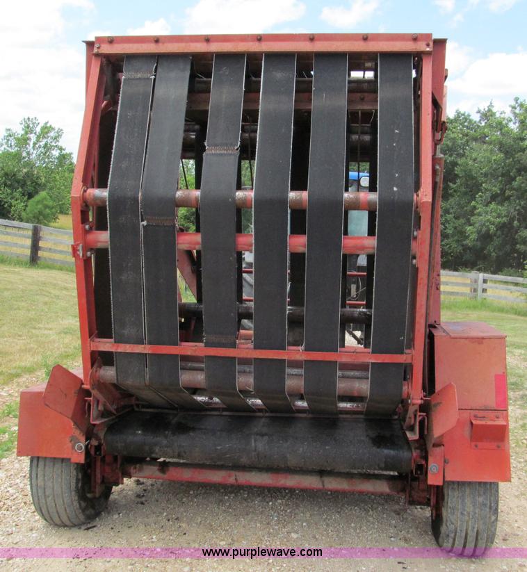 image for item C2268 Gehl 1500 round baler
