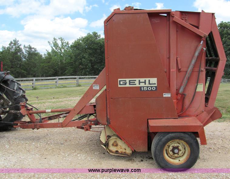 image for item C2268 Gehl 1500 round baler