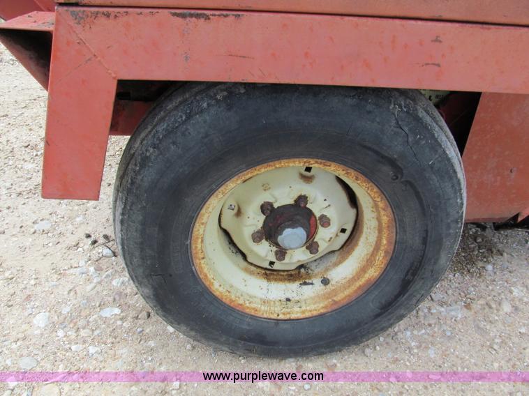 image for item C2268 Gehl 1500 round baler