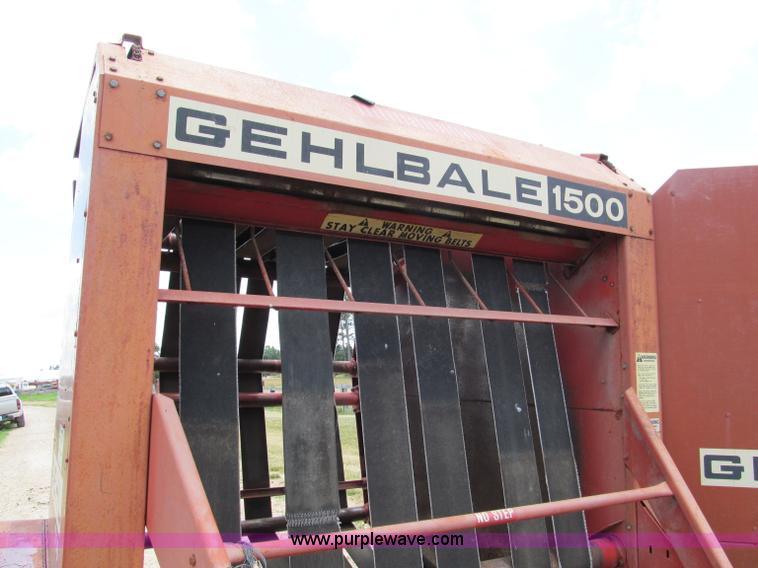 image for item C2268 Gehl 1500 round baler