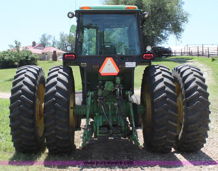 image for item D5177 1982 John Deere 4640 tractor