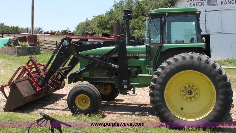 image for item D5177 1982 John Deere 4640 tractor