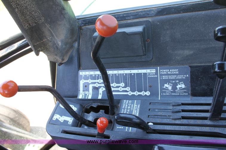 image for item D5177 1982 John Deere 4640 tractor