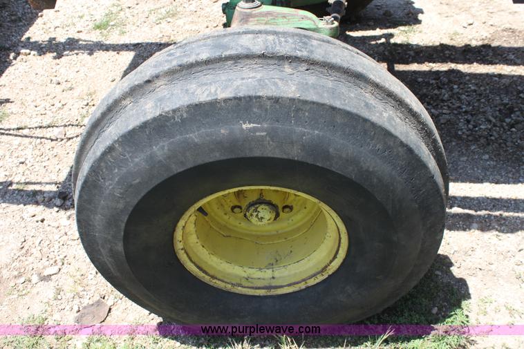 image for item D5177 1982 John Deere 4640 tractor