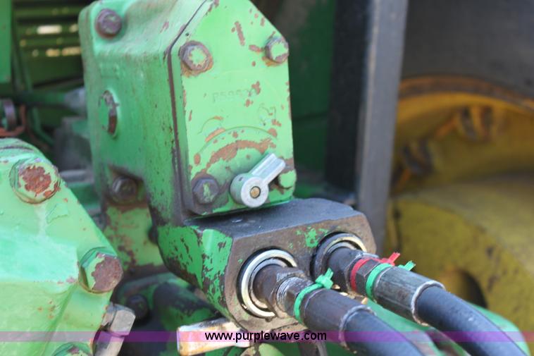 image for item D5177 1982 John Deere 4640 tractor