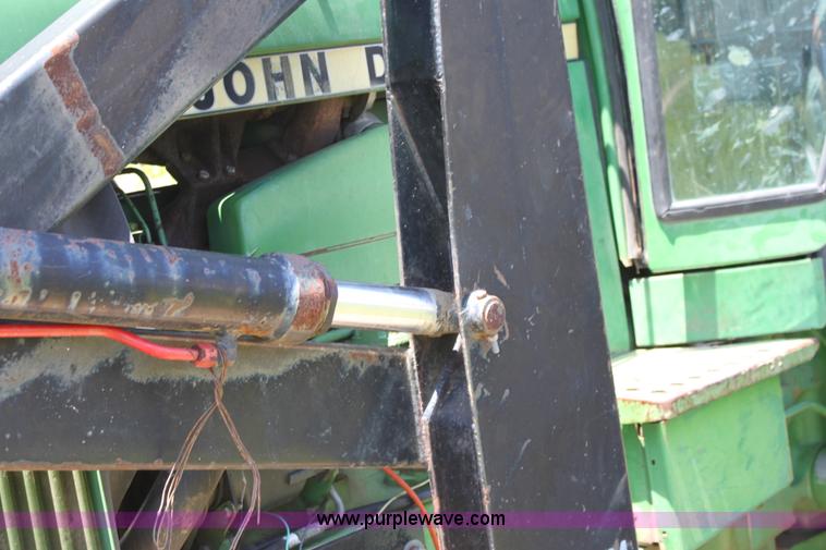 image for item D5177 1982 John Deere 4640 tractor