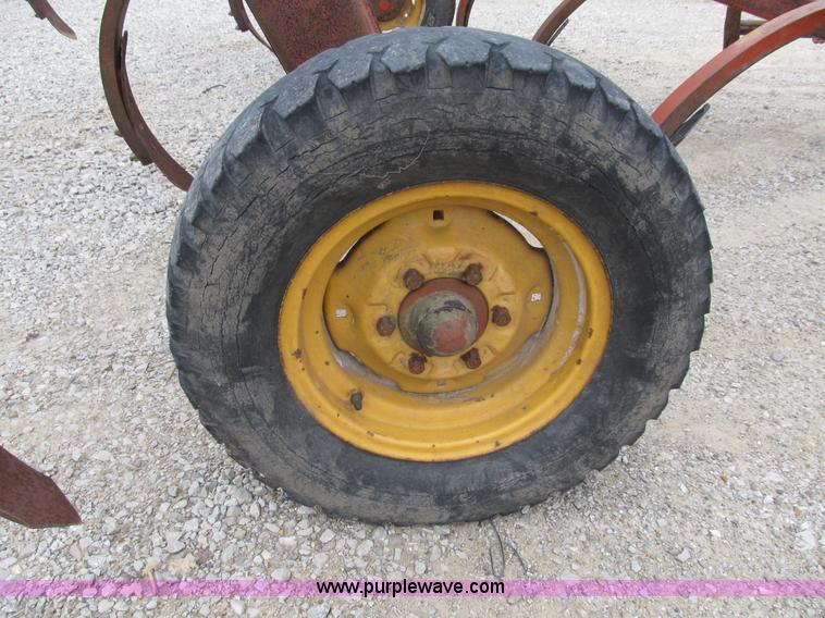 image for item K9295 Brady Koehring 822 chisel plow