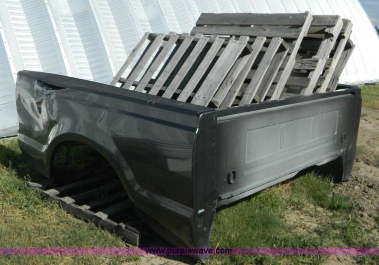 image for item M9762 2007 Ford pickup bed