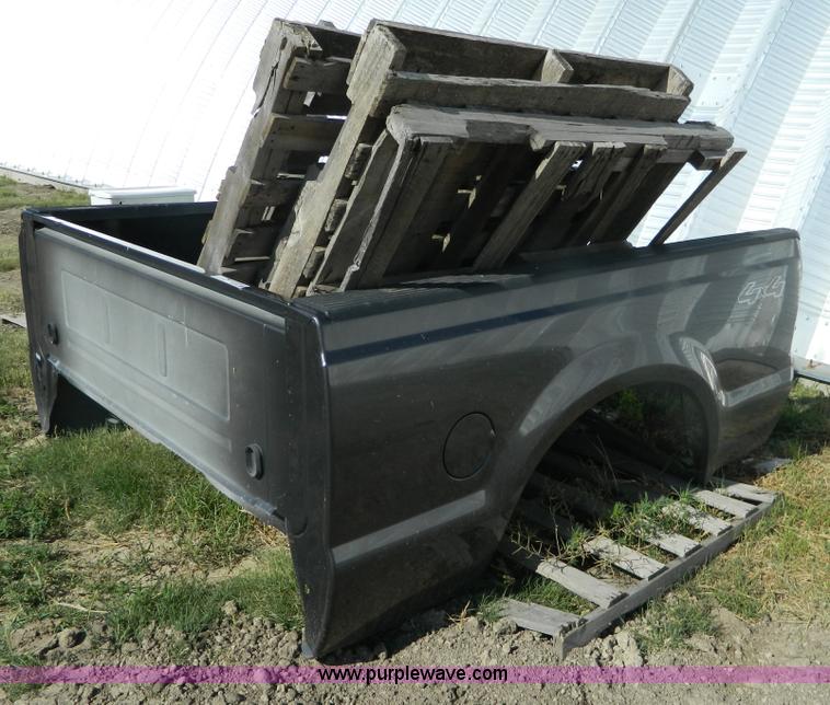 image for item M9762 2007 Ford pickup bed