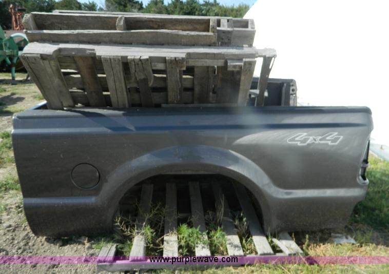 image for item M9762 2007 Ford pickup bed
