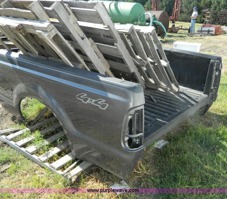 image for item M9762 2007 Ford pickup bed
