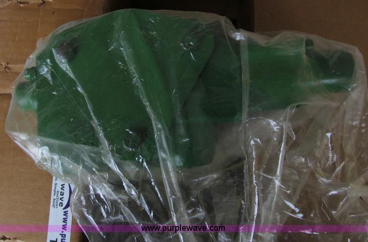 image for item T9002 Loader control valves