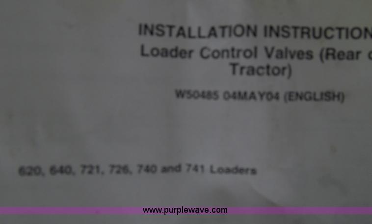 image for item T9002 Loader control valves