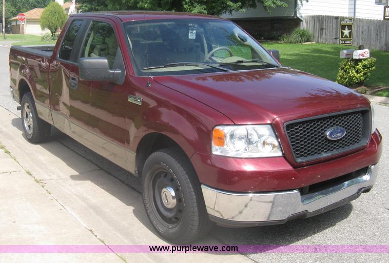image for item A6449 2005 Ford F150 XLT extended cab pickup truck