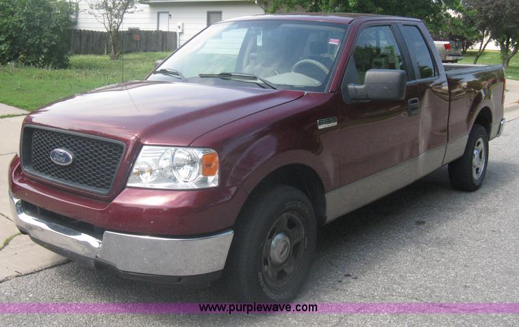 image for item A6449 2005 Ford F150 XLT extended cab pickup truck