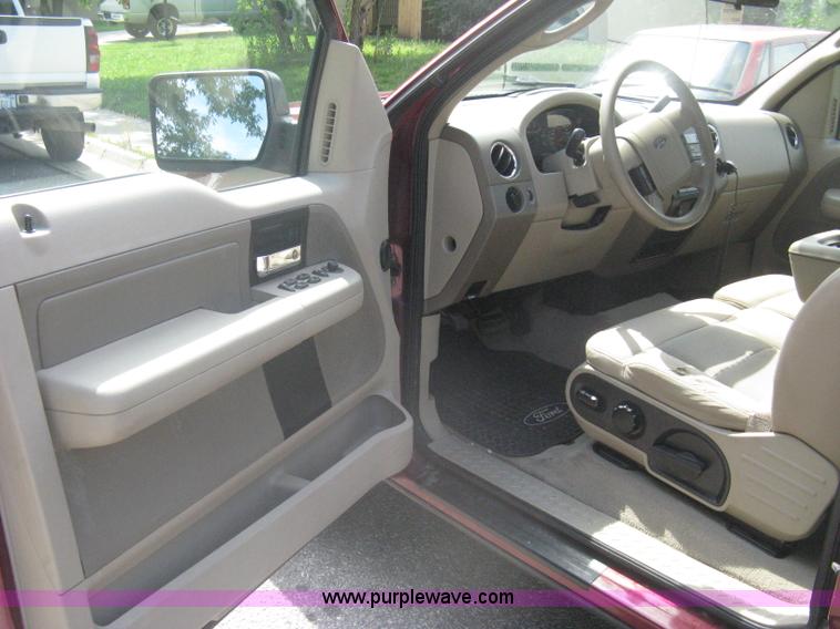 image for item A6449 2005 Ford F150 XLT extended cab pickup truck