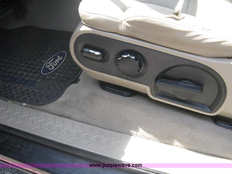 image for item A6449 2005 Ford F150 XLT extended cab pickup truck