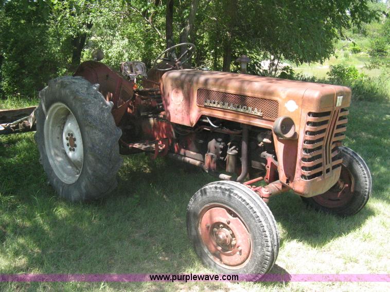 image for item A6458 International B275 tractor