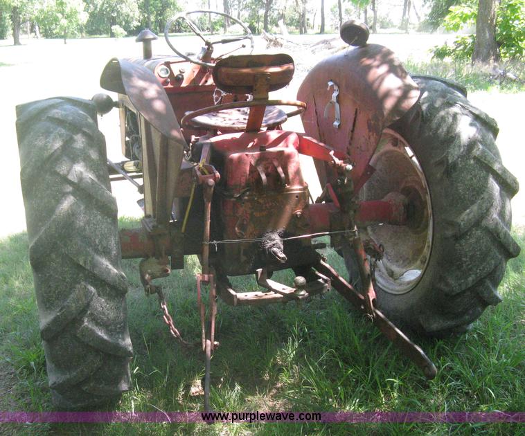 image for item A6458 International B275 tractor