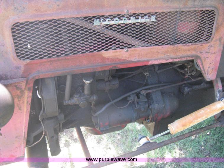 image for item A6458 International B275 tractor